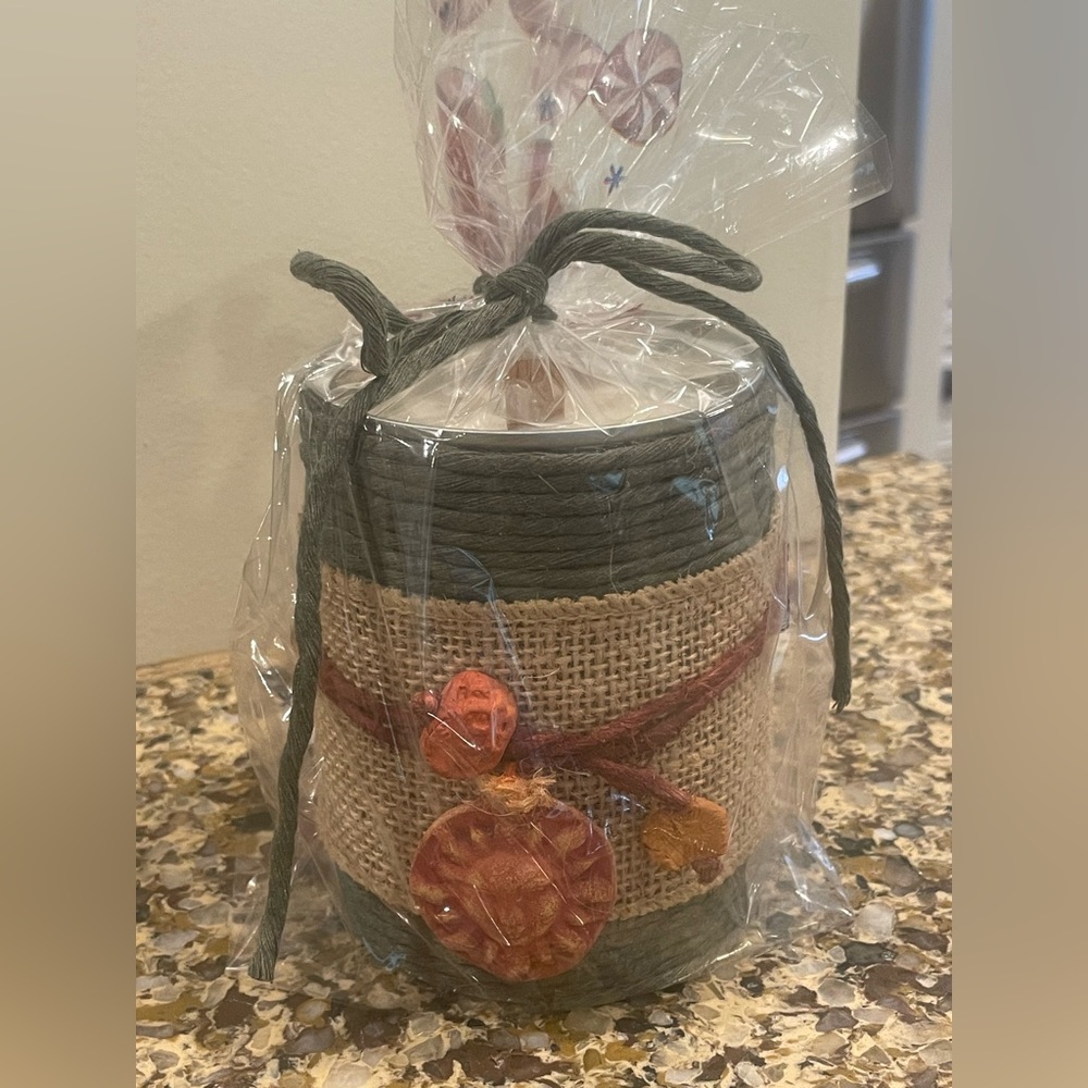 Rustic Green and Tan Candle with Sun Accent. New. - Picture 3 of 3